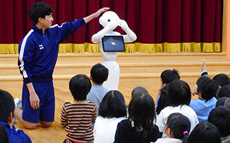 保育実習でPepperを活用しました！ かつらぎ町立笠田中学校 様